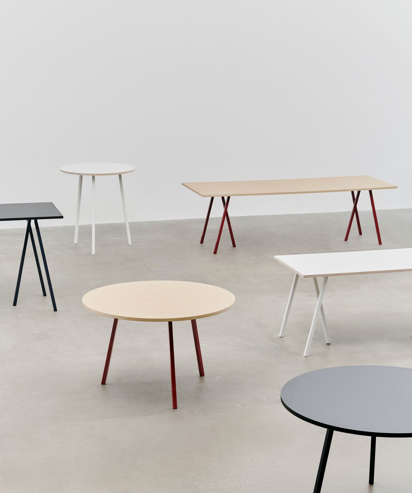 Loop Stand Table Round Table / Dining Table Ø105 Hay 