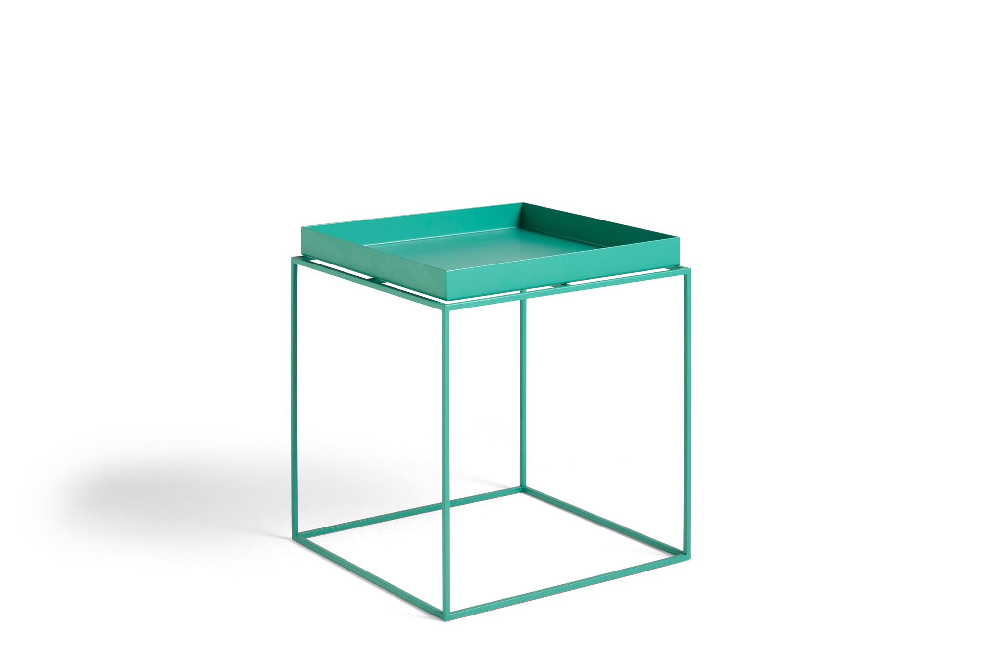 Hay Tray Table M in Pfefferminzgrün, moderner Beistelltisch mit Tablett, Metallgestell und minimalistischem Design.