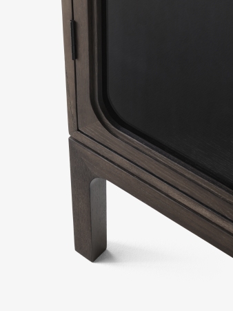Trace SC88 cabinet / display case AndTradition
