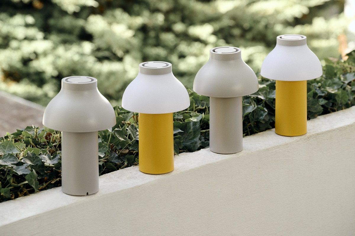 PC Portable Battery lamp / Table lamp Hay Cool grey Mehrere Hay Cool PC Portable Akkuleuchten in Grau und Gelb, moderne Tischleuchten für Innen und Außen.