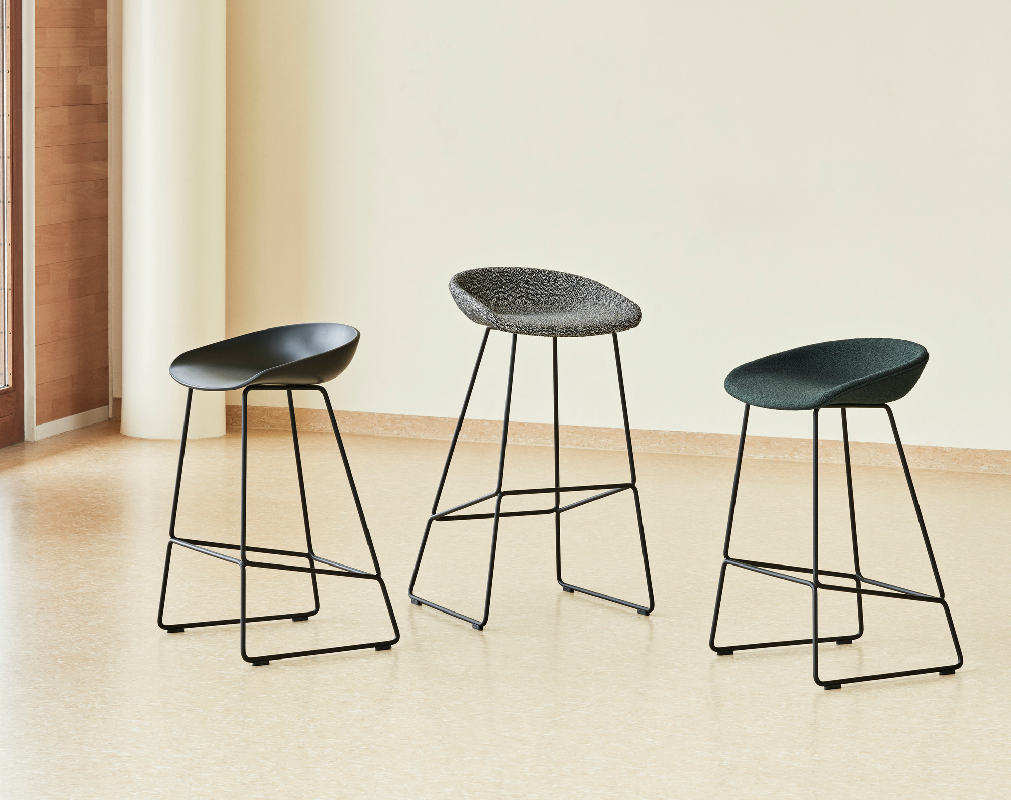 About a Stool AAS 38 / AAS38 Bar stool Hay, black shell / black frame, seat height 65 cm SINGLE PIECES