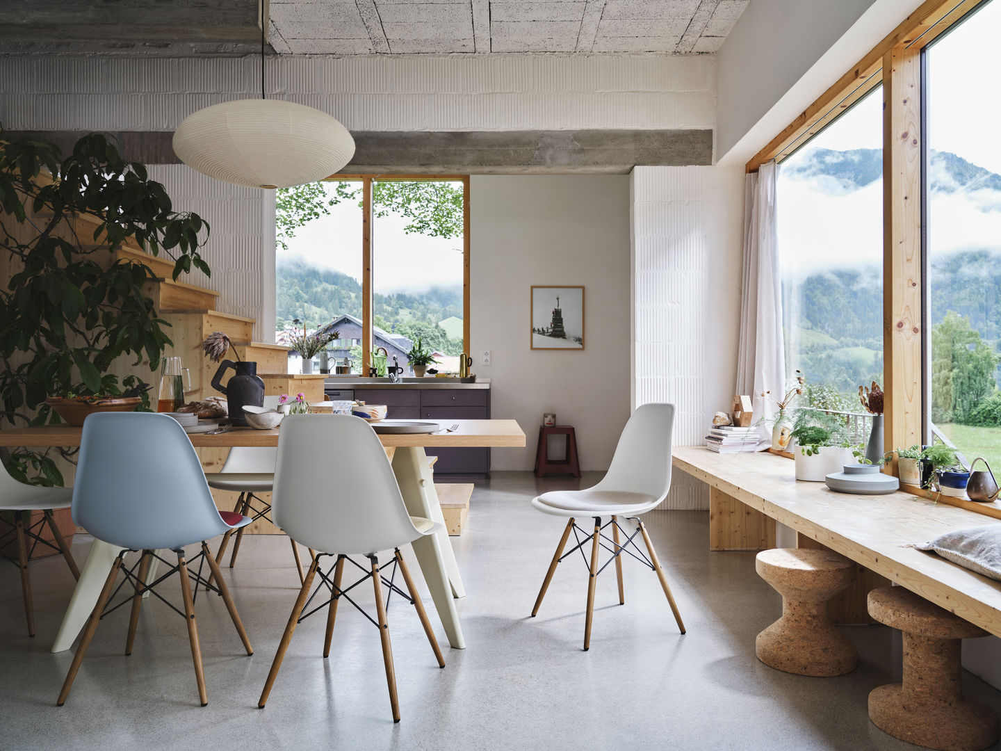 Eames Fiberglass Chair DSW Chair Vitra 