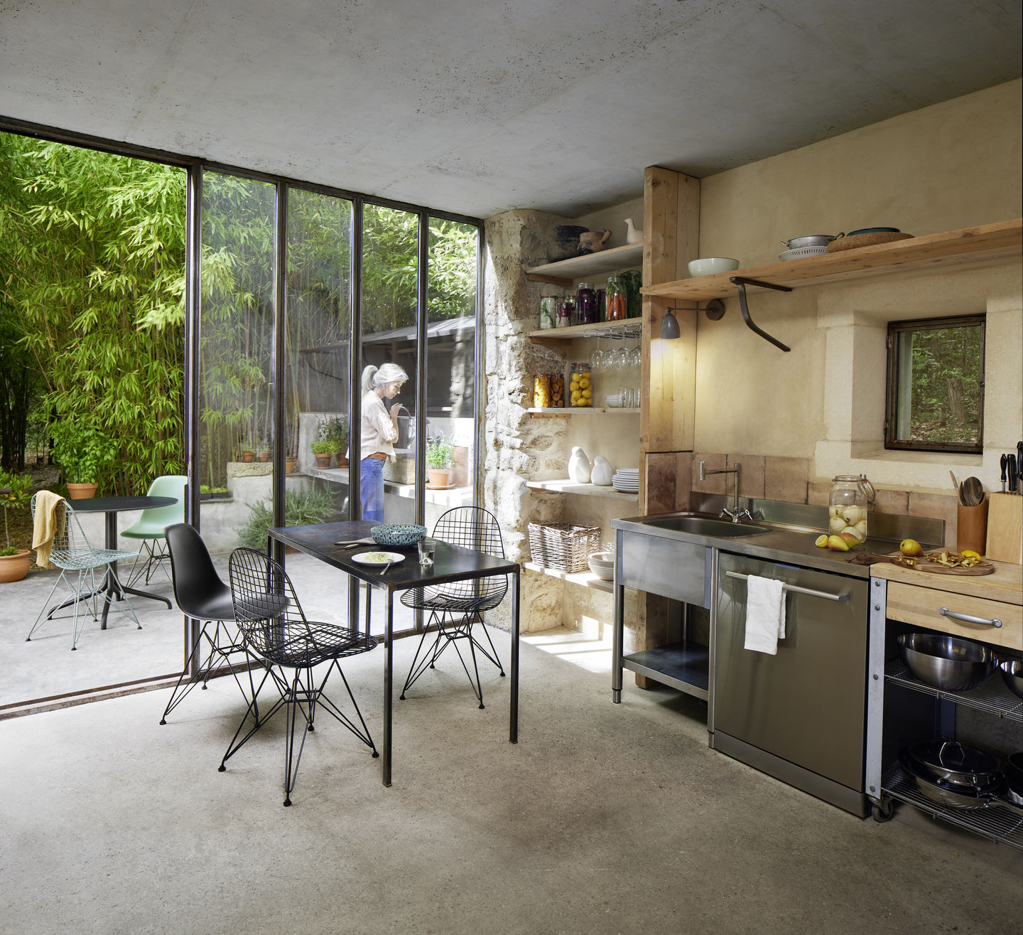 DKR-2 Wire Chair with seat and back cushion Vitra