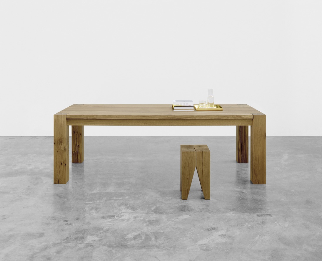 Molar stool / table e15