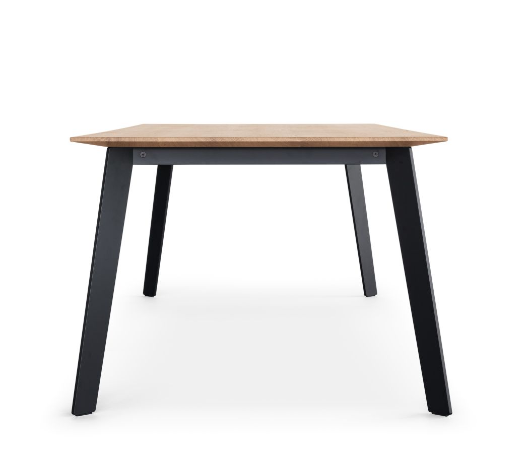 Linar Table Girsberger