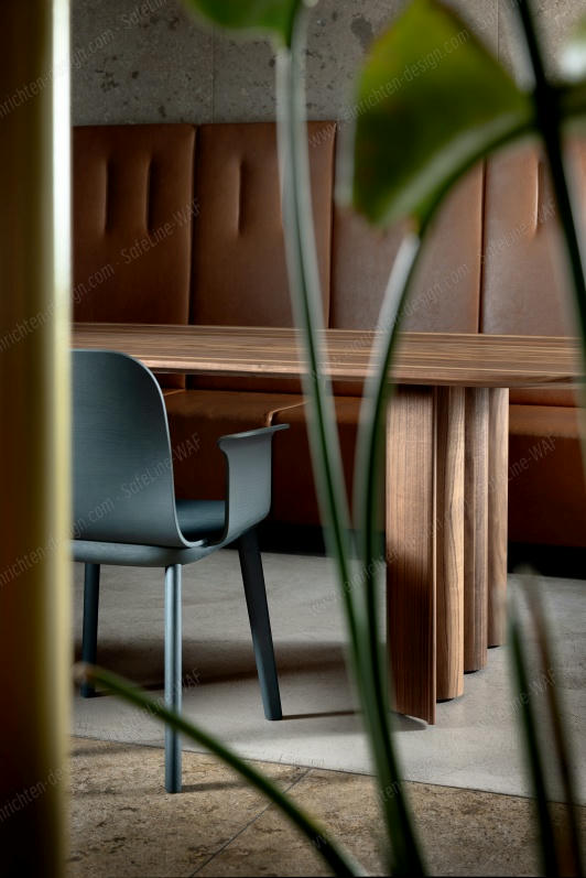 Aeon Comfort Chair armchair Zeitraum Aeon Comfort Chair armchair Zeitraum