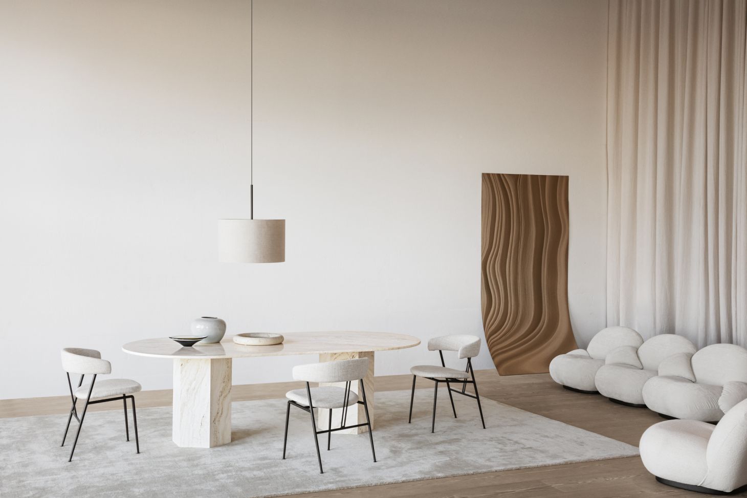 Epic dining table elliptical Gubi
