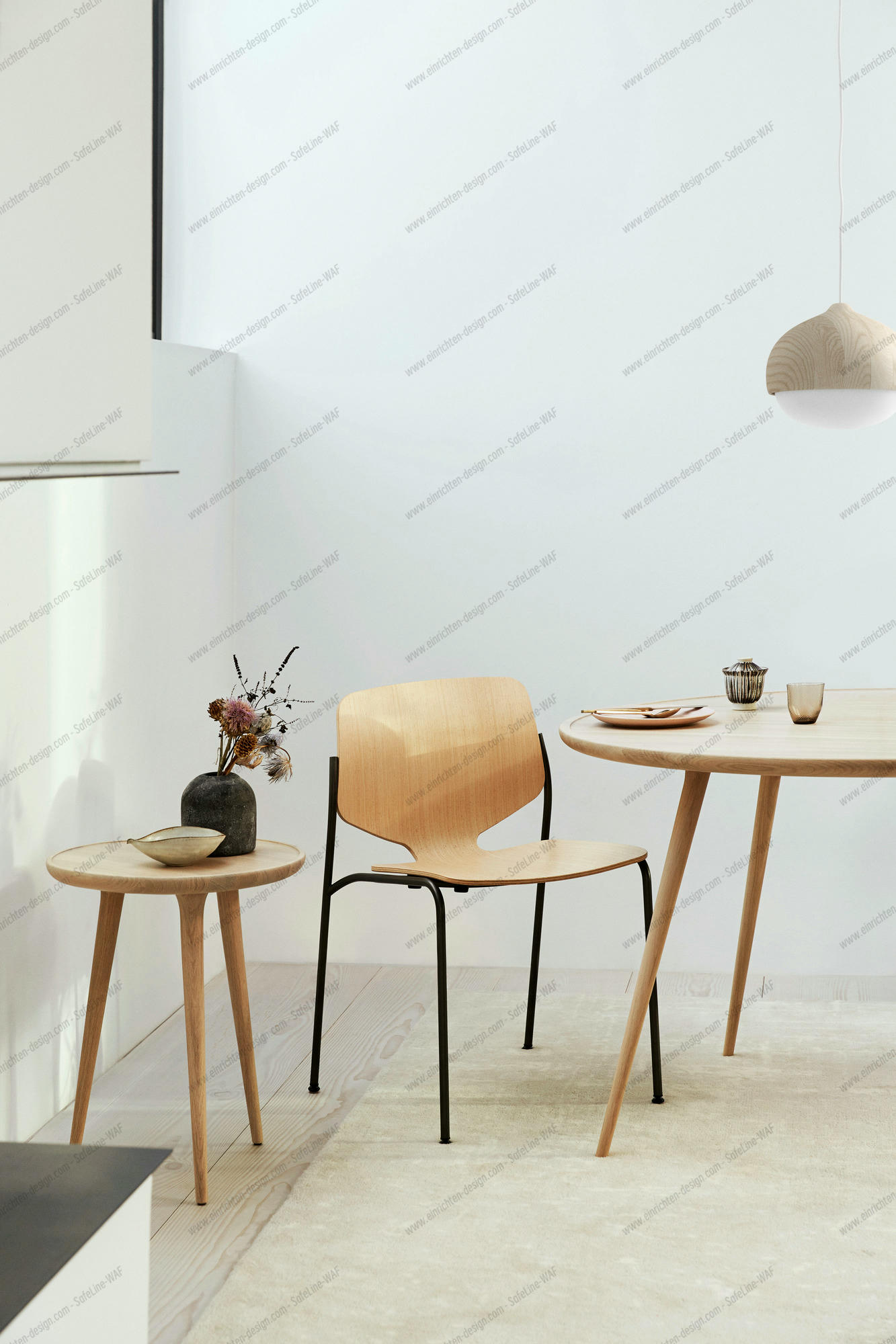 Accent Cafe Table natural oak matt Mater