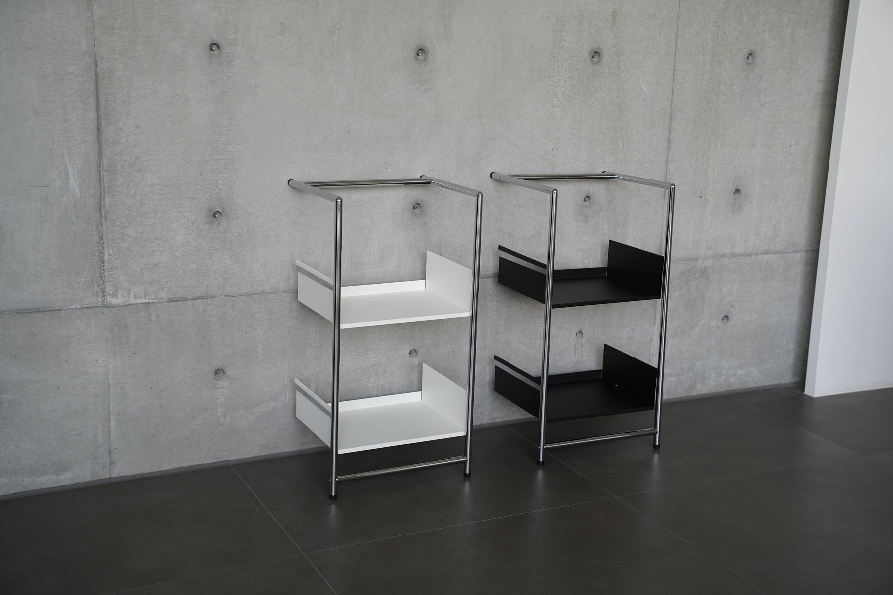 Pool 82 S Leaning shelf / Shoe rack Mox
