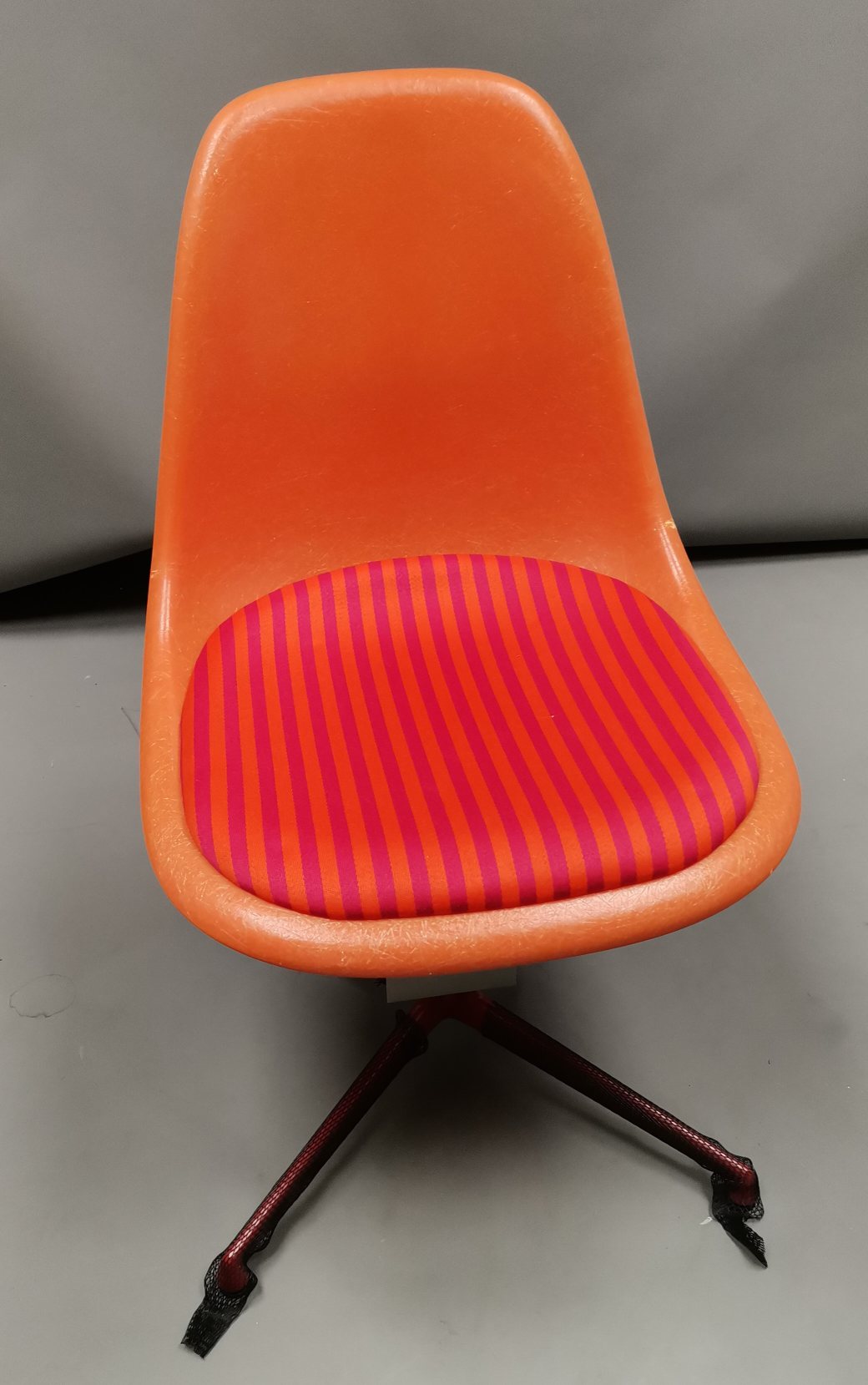 Eames Fibreglass Side Chair La Fonda Red Orange Vitra LIMITED EDITION COLD EXEMPLARY