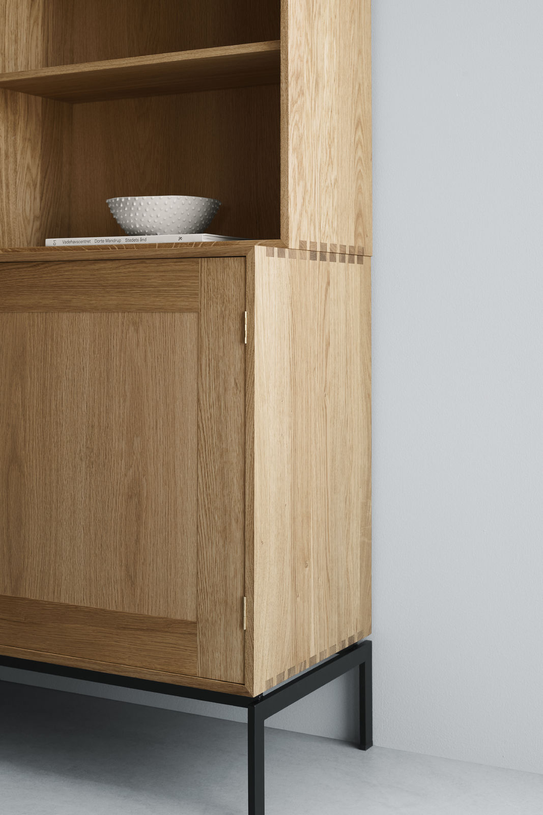 FK63 Bookshelf System Horizontal Depth 36 cm with Doors Carl Hansen & Søn