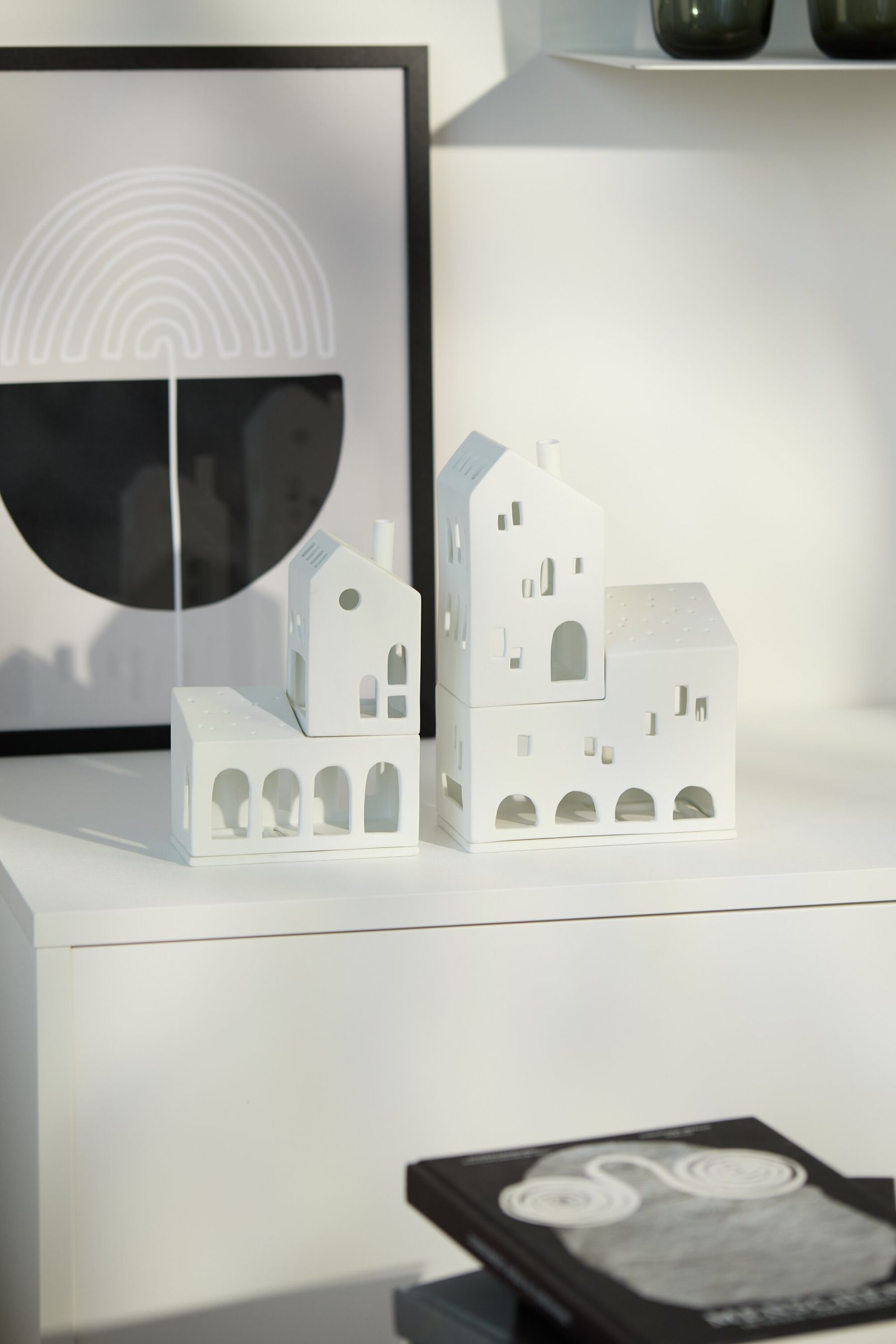 Light house Stacking house of arches Wheels