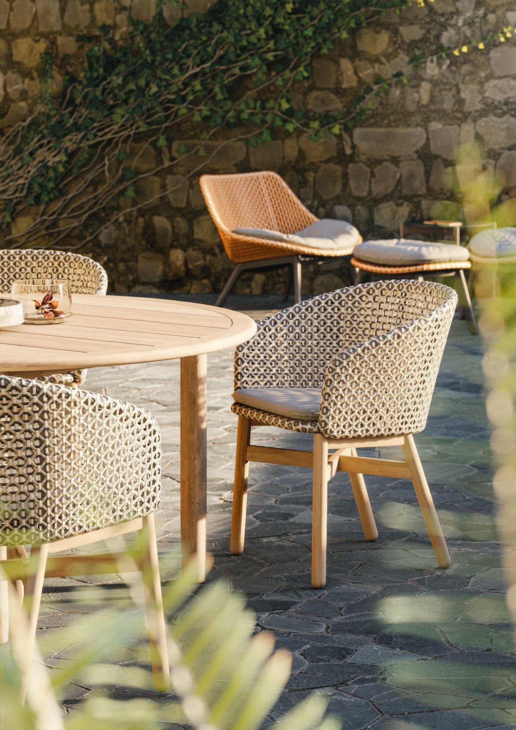 Mbrace Armchair incl. Seat Cushion Dedon