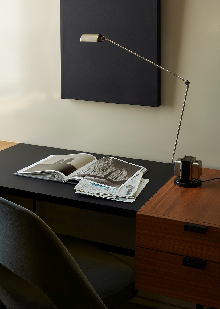 Daphine LED Table Lamp Lumina