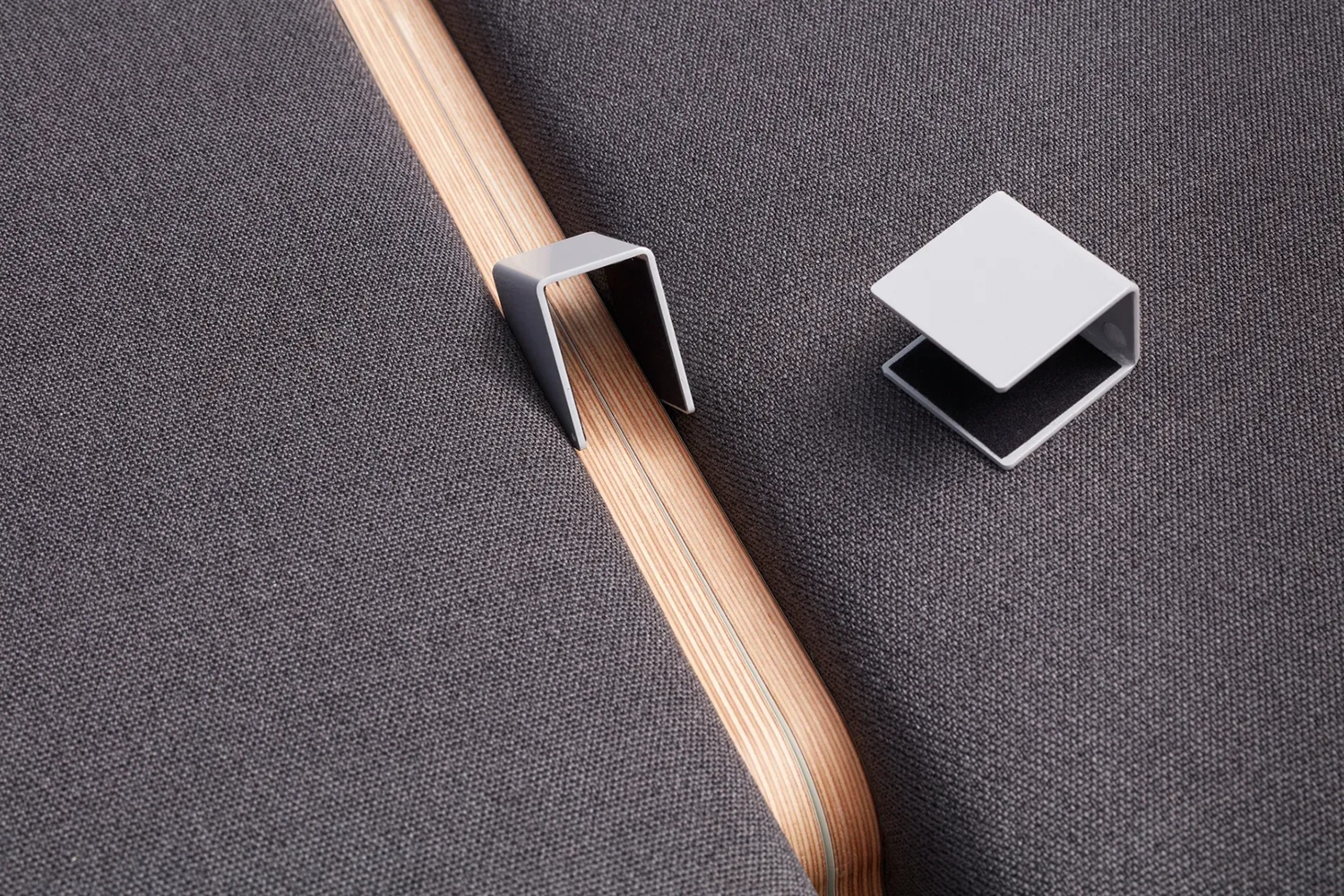Pair of clamps for stackable bed Müller Möbelwerkstätten