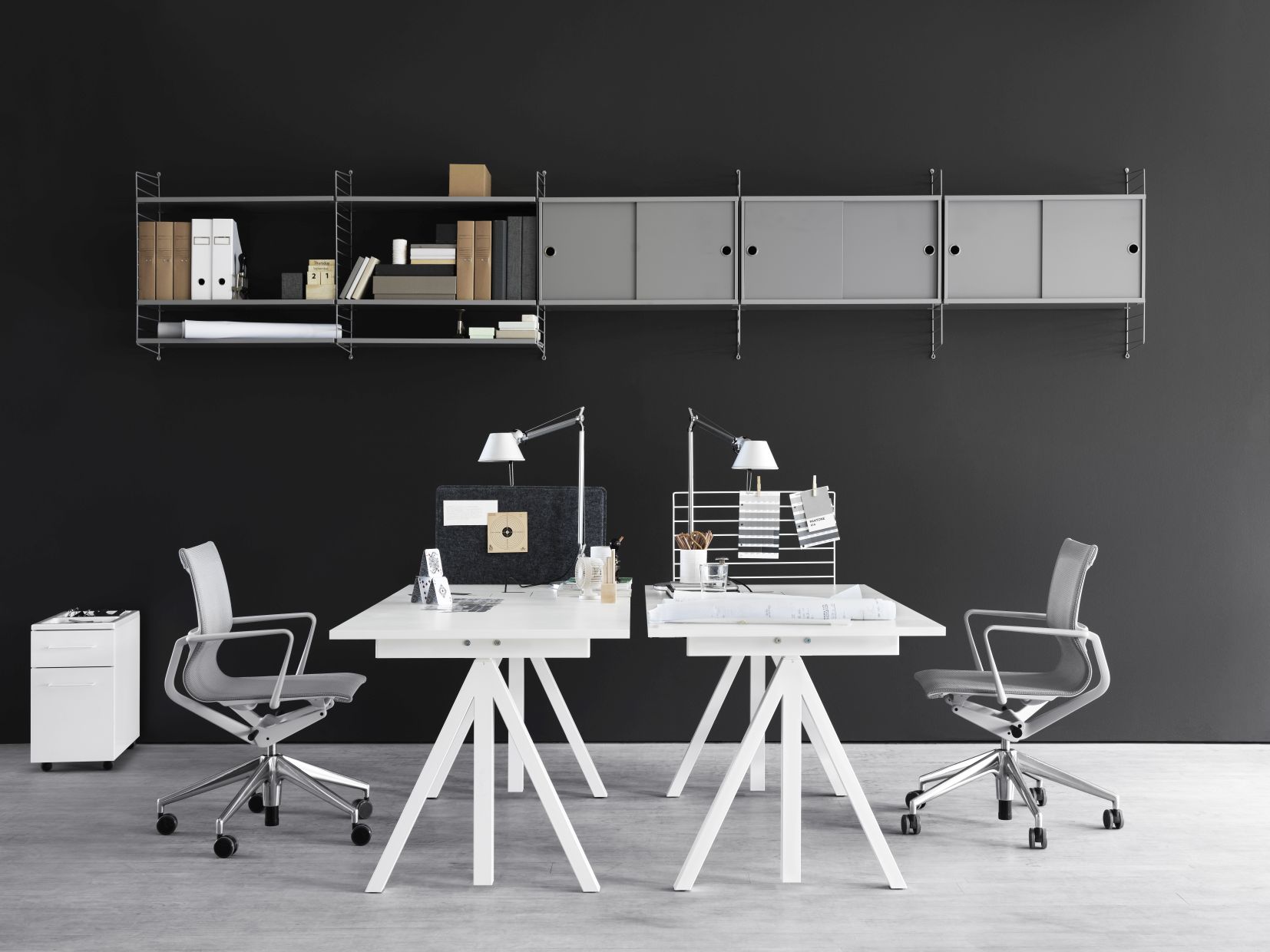 Works Desk height adjustable W140cm String Furniture