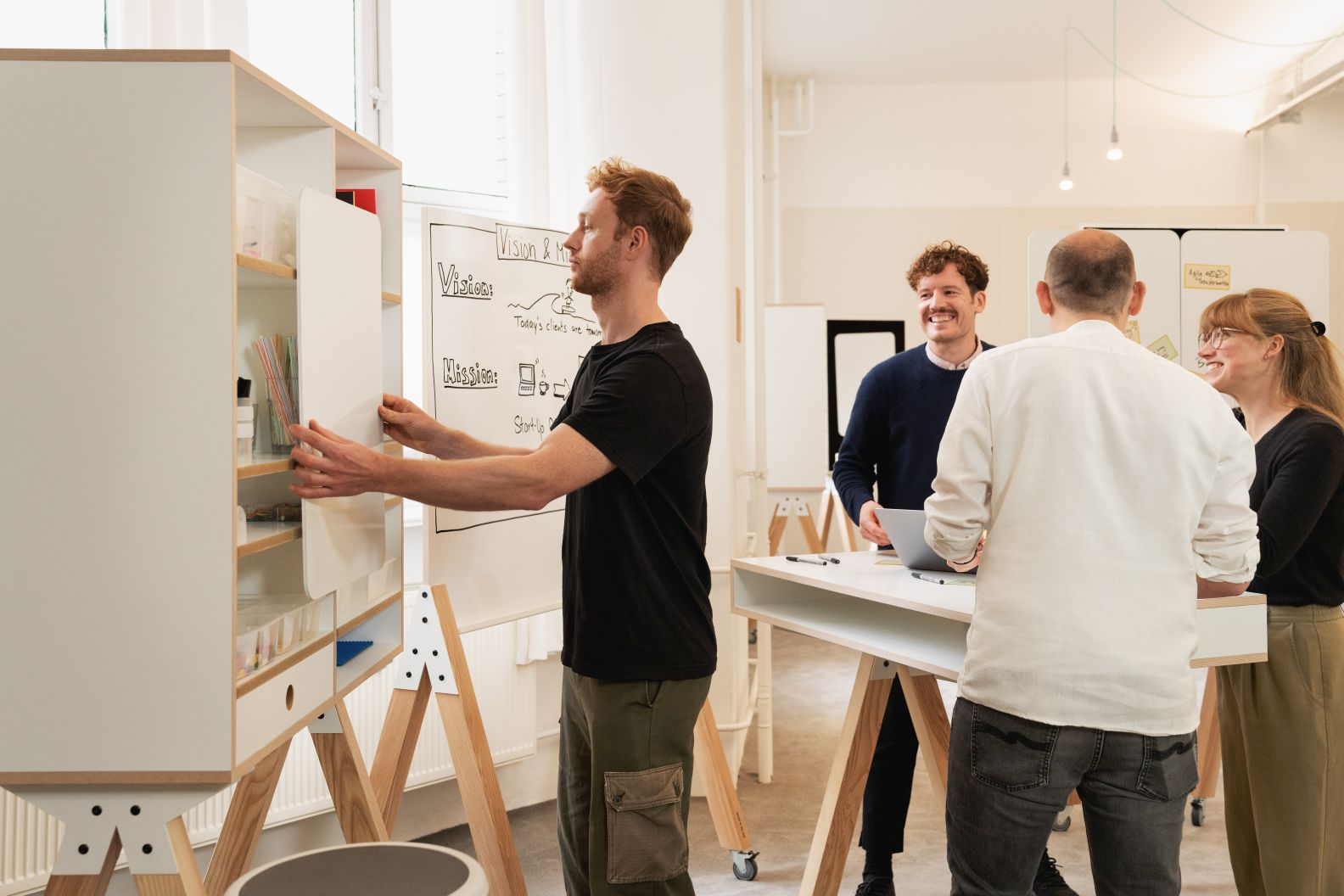 What if We Fly Taskboard W 240 cm Feltboard Medium Media Wall Interstuhl
