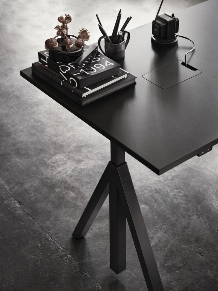 Works Desk height adjustable W140cm String Furniture