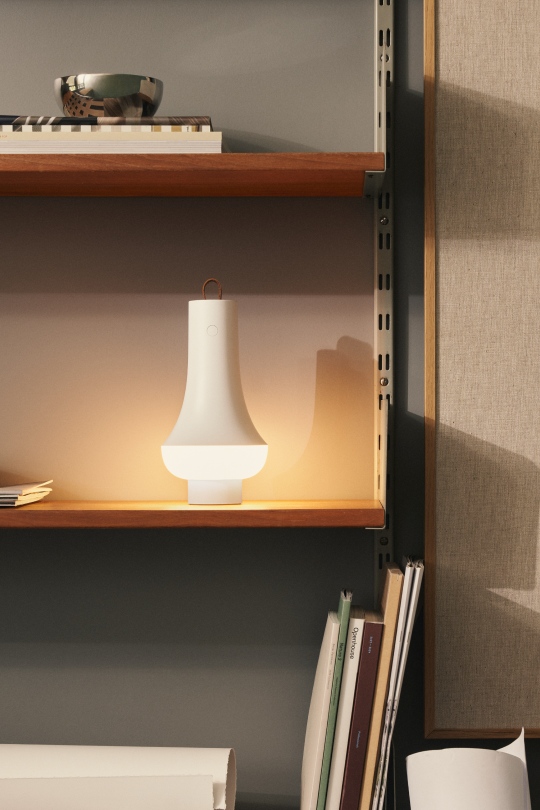 Tomoshi Portable rechargeable lamp / table lamp Louis Poulsen