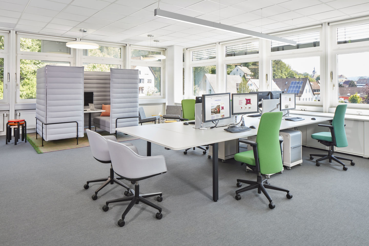 Softshell Chair five star base Swivel Chair Vitra