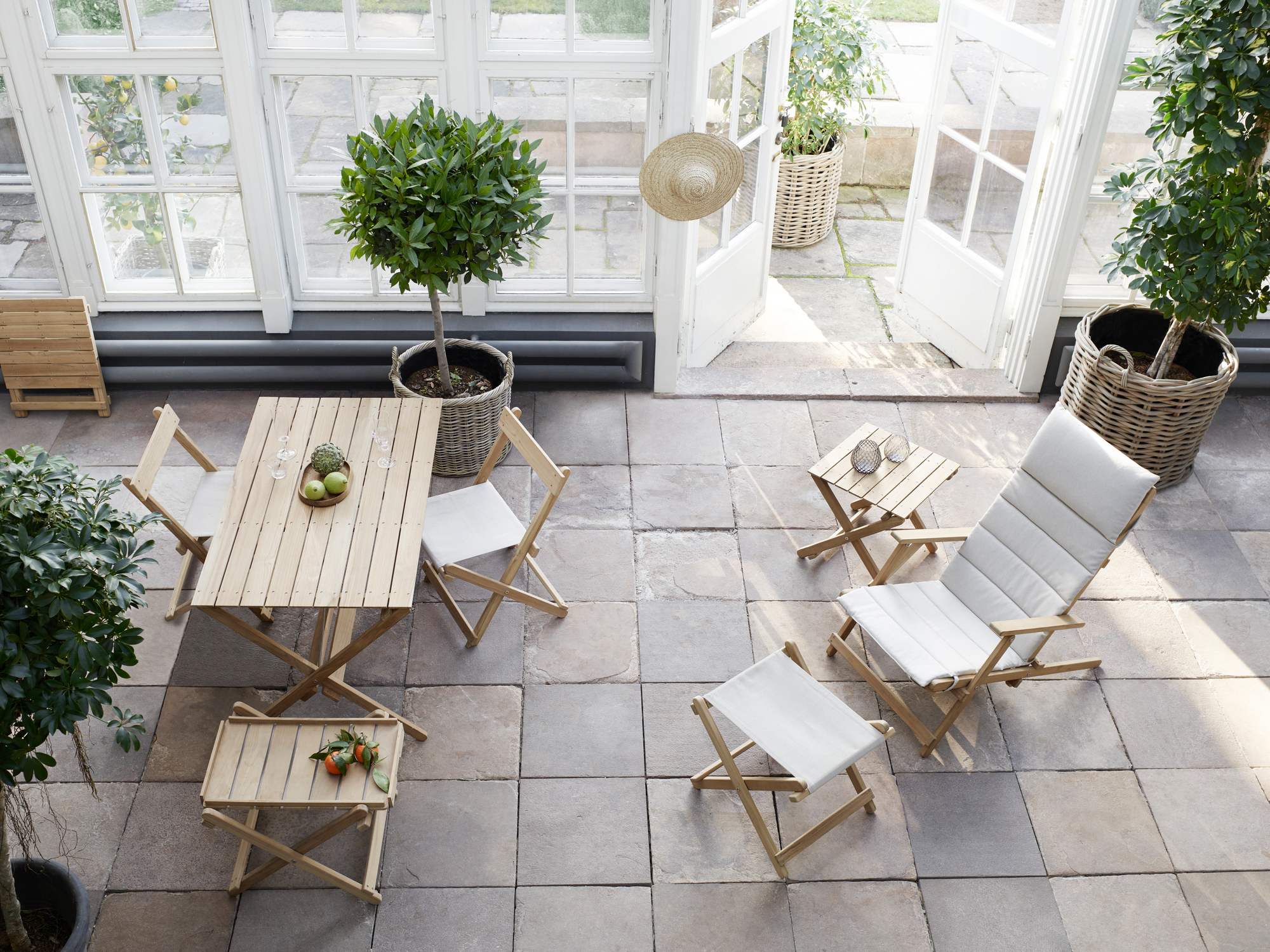Mogensen side table outdoor Carl Hansen & Søn