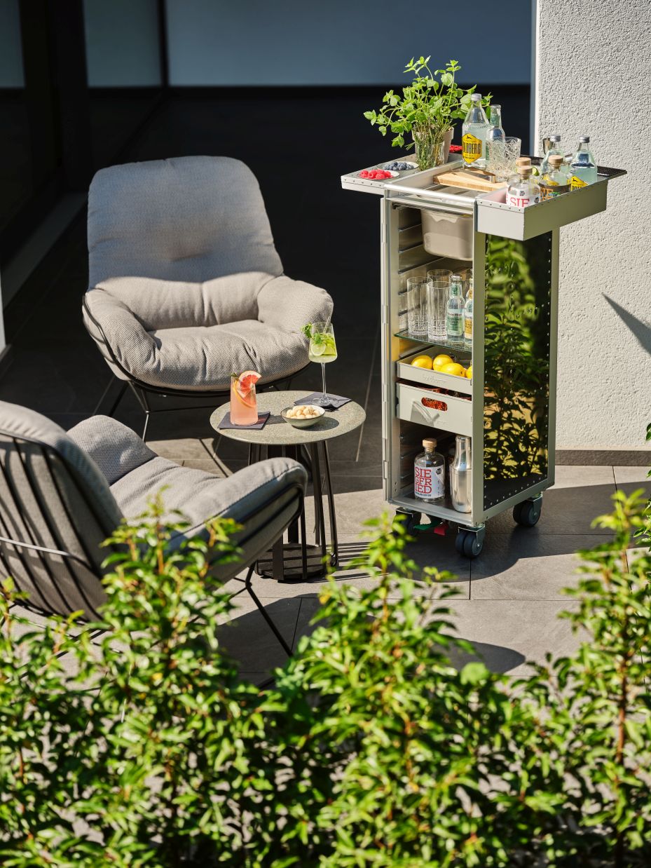 Rivet Rocker by Siegfried Airplane Trolley Bordbar