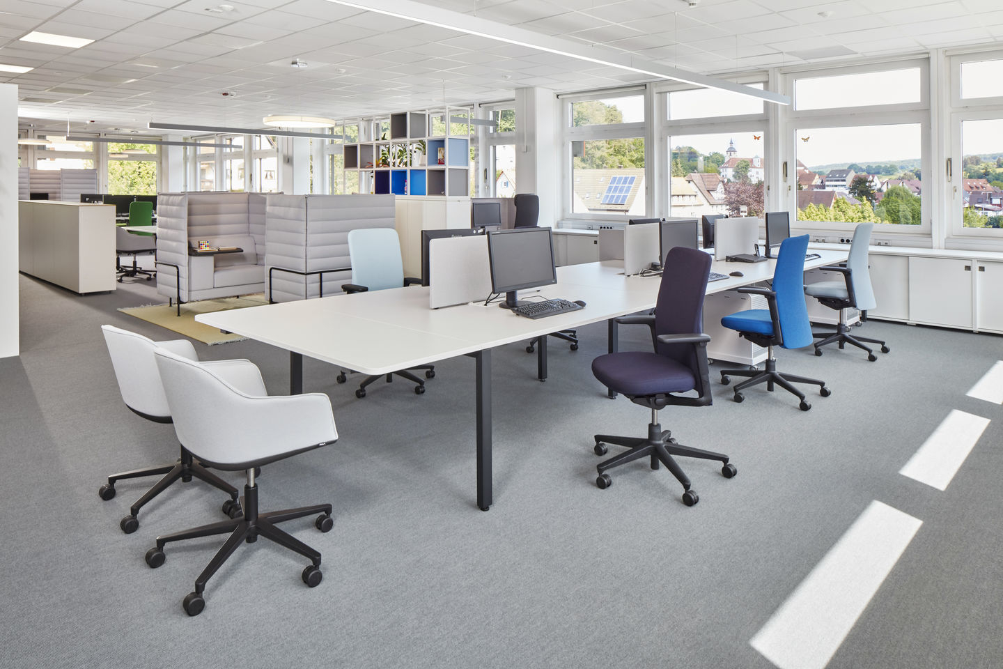 Softshell Chair five star base Swivel Chair Vitra