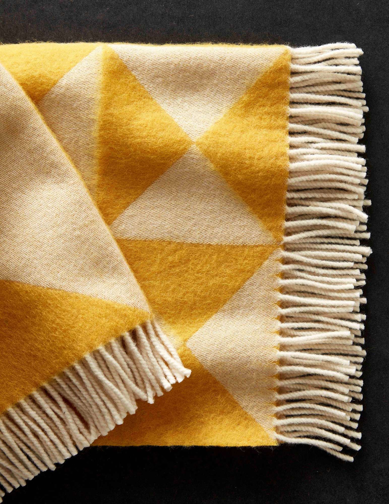 Mirror Throw Black Verpan