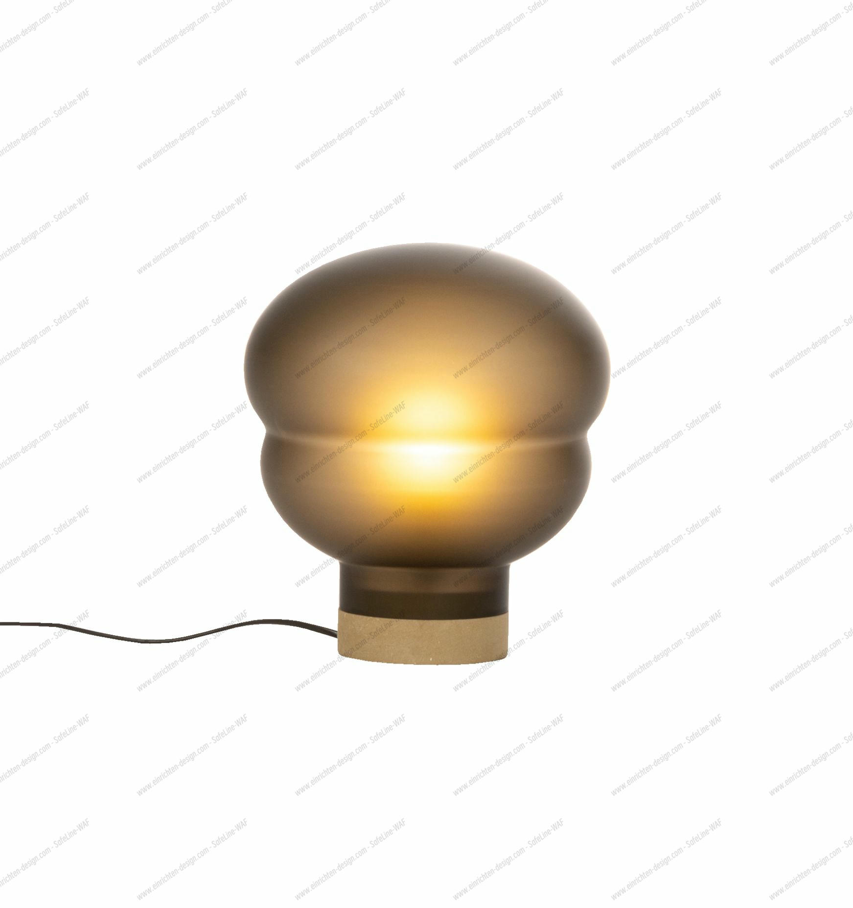 Kumo Tischleuchte in Rauchgrau von Pulpo: Moderne Lampe mit sanftem Lichtschein für Wohnraum.