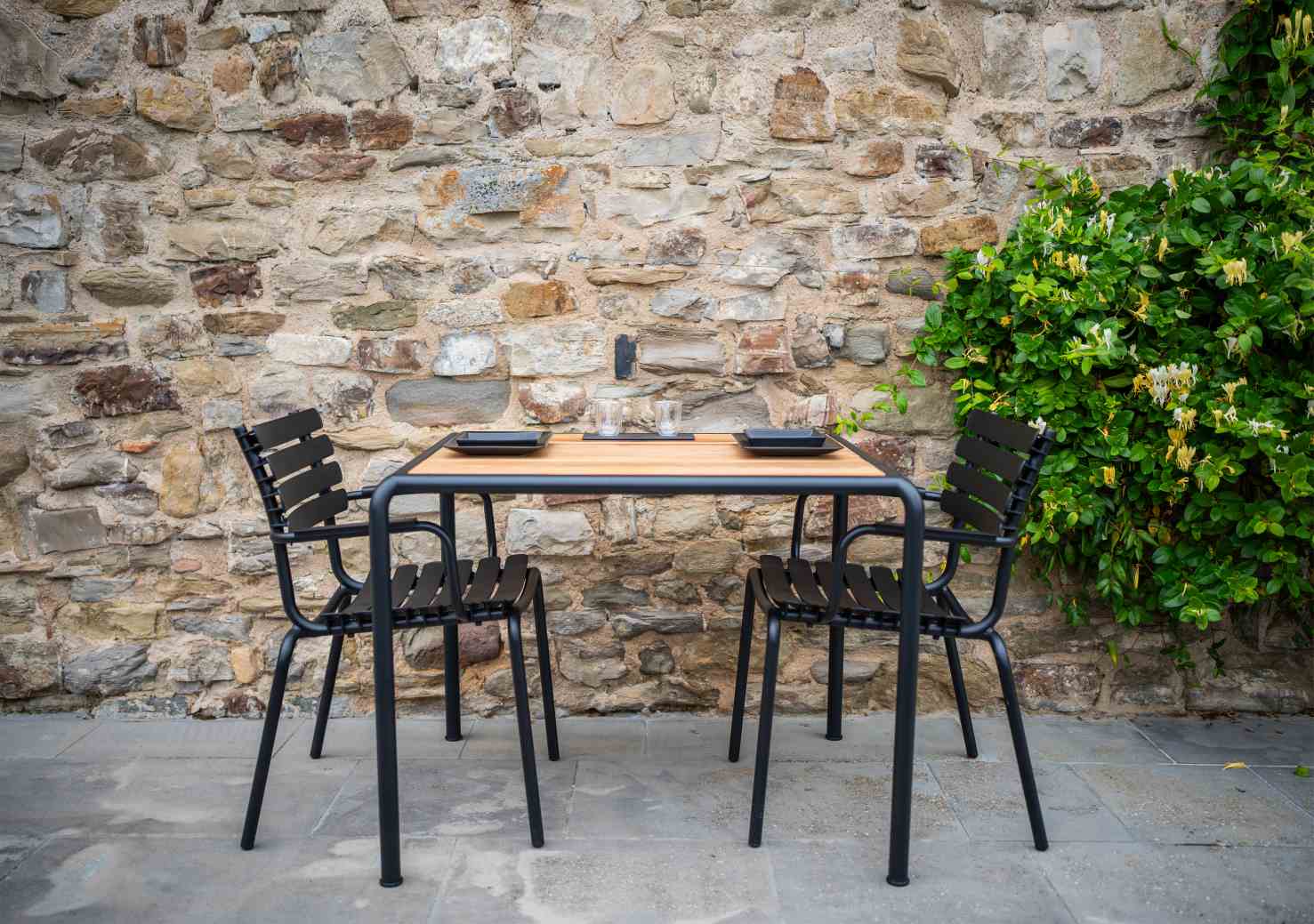 Avanti Dining Table Outdoor dining table Houe