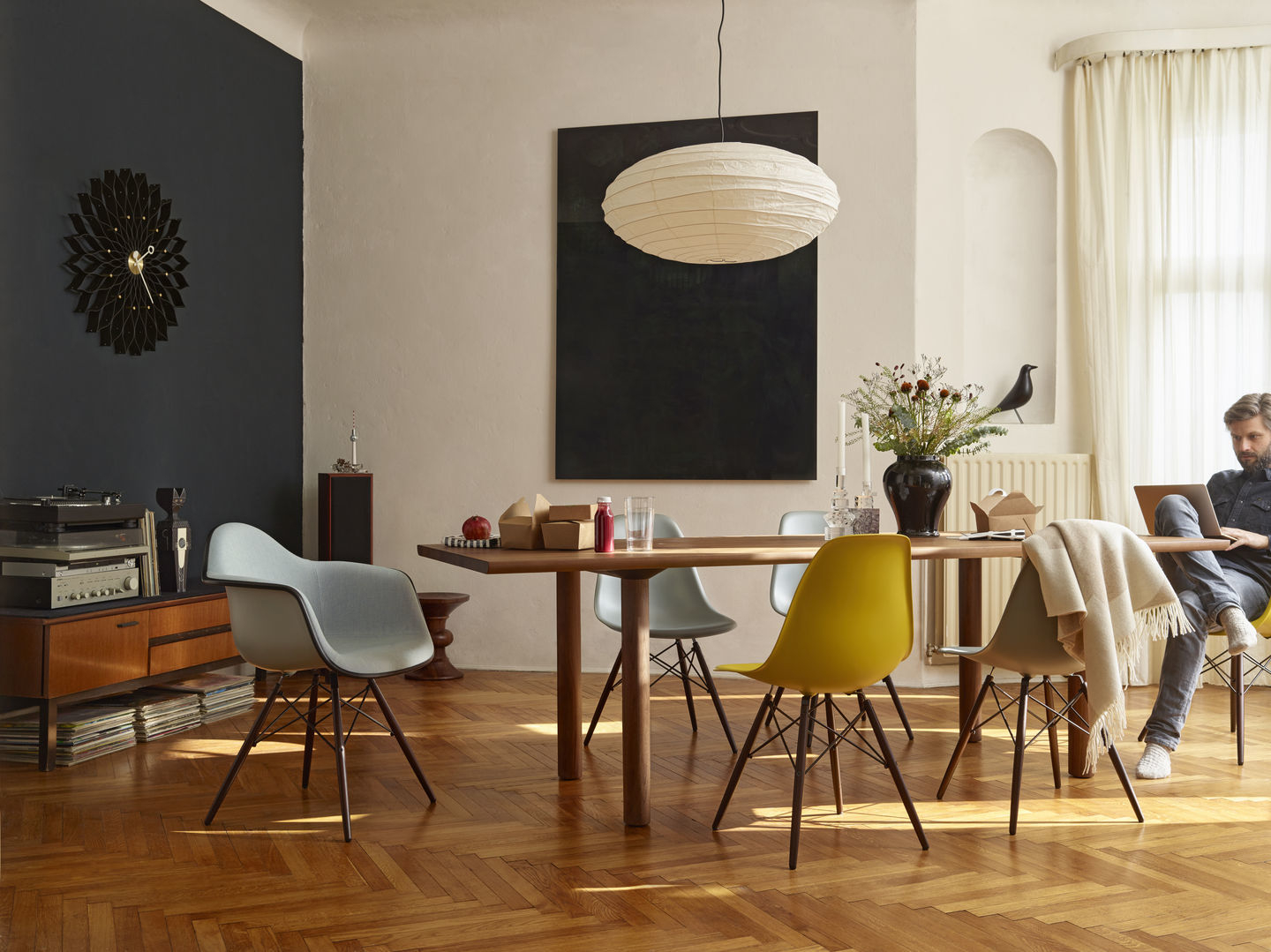 Eames Plastic Arm Chair DAW Chair with seat cushion Vitra