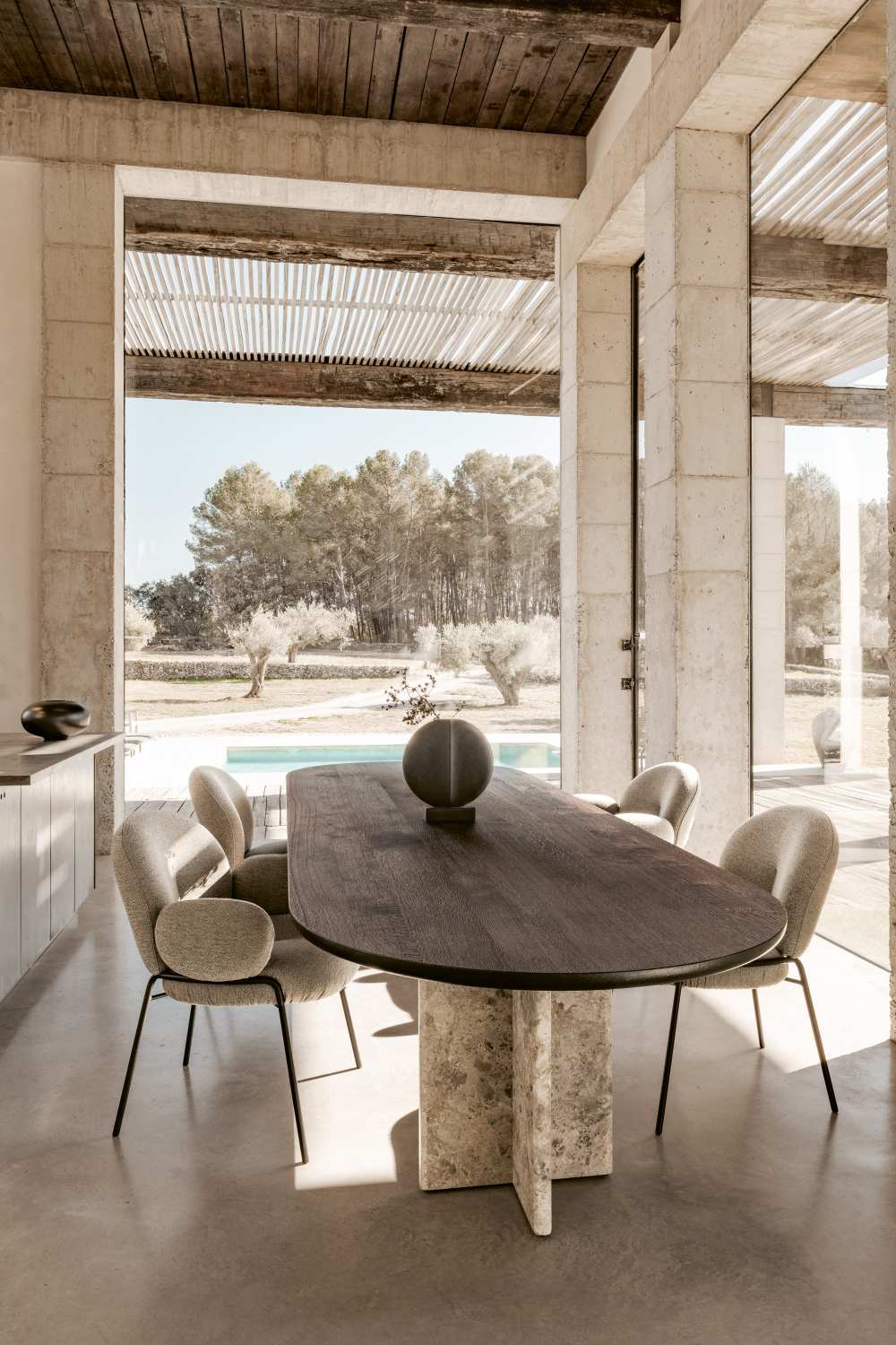 BC17 T-Rox table oval dining table Janua 
