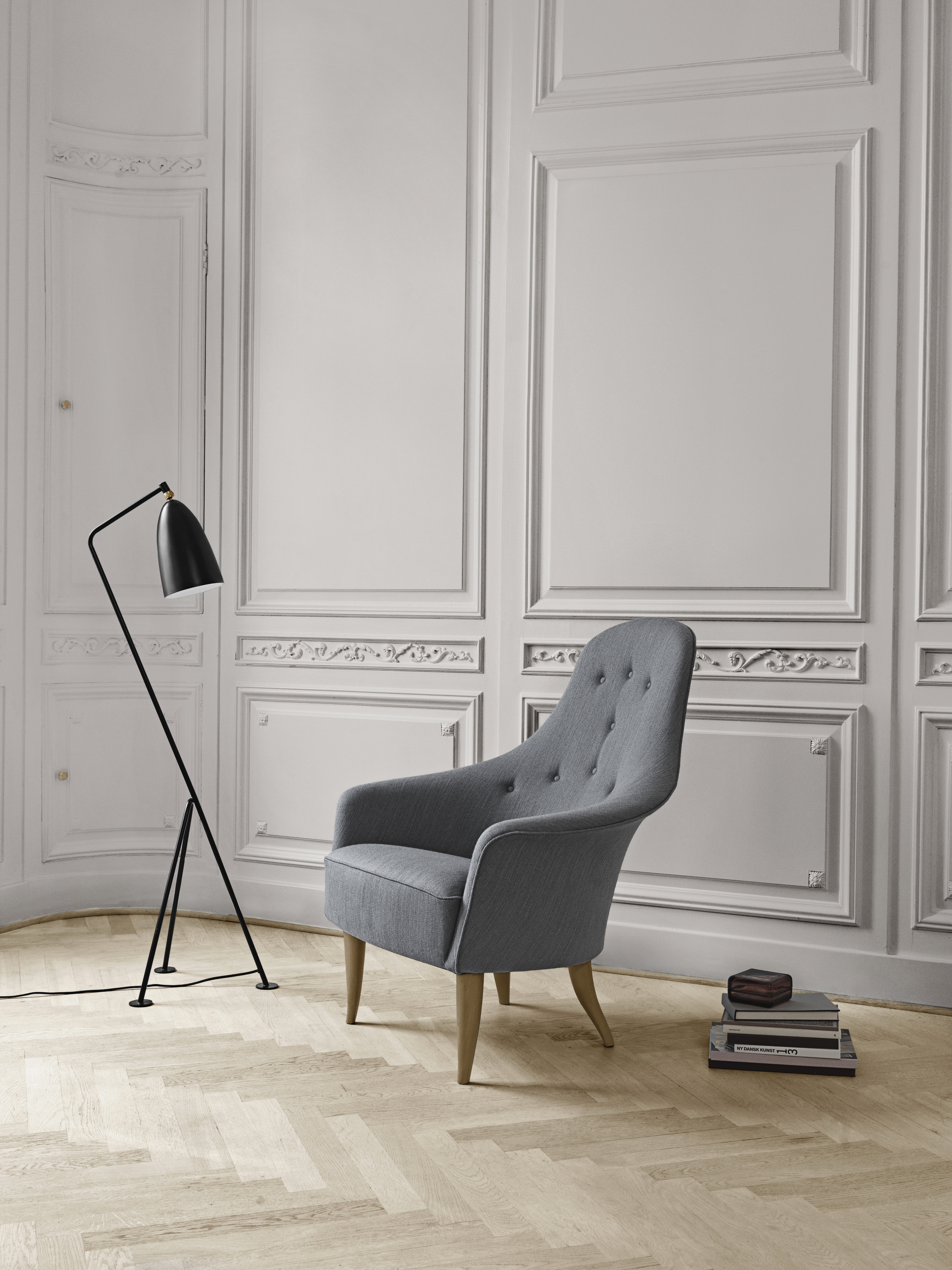 Gräshoppa / Grashoppa Floor light Anthracite-Grey Gubi
