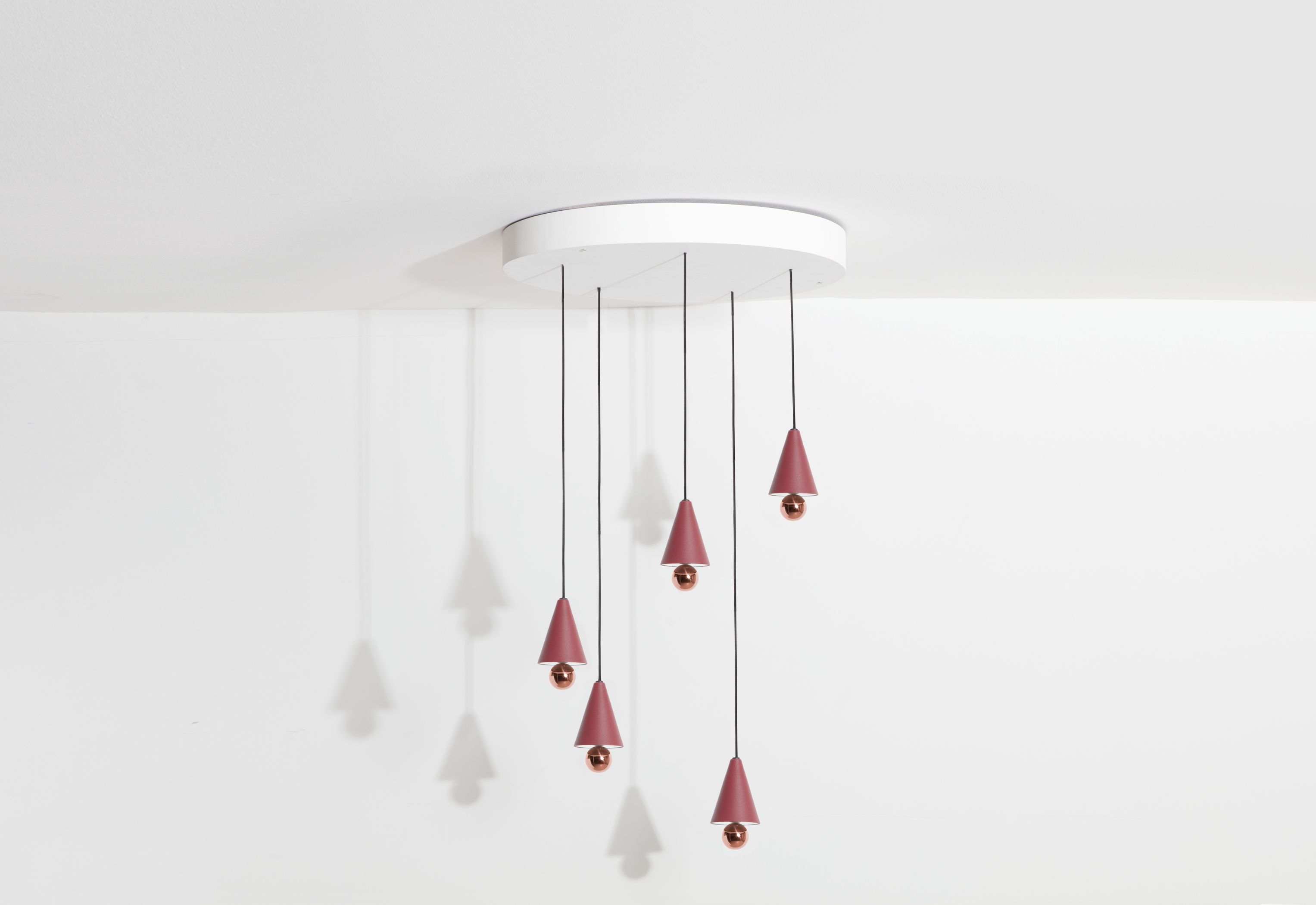 Cherry Pendant light Pendant Light Set of 5 Round Plate Petite Friture Brown red