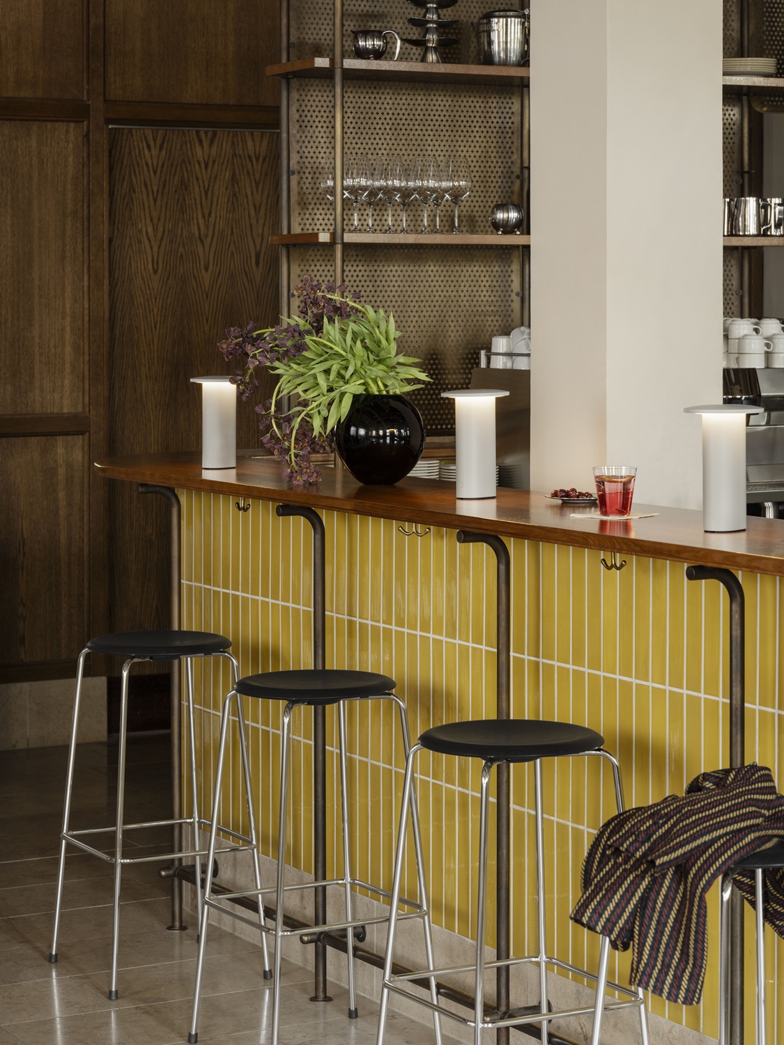 High Dot Barstool High Fritz Hansen