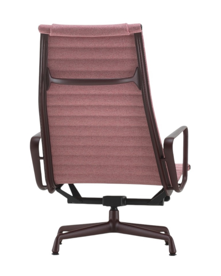 Rückansicht des Vitra Aluminium Chair EA124 mit rosafarbenem Stoffbezug und braunem Aluminiumgestell, Bürostuhl für stilvolles Arbeiten.