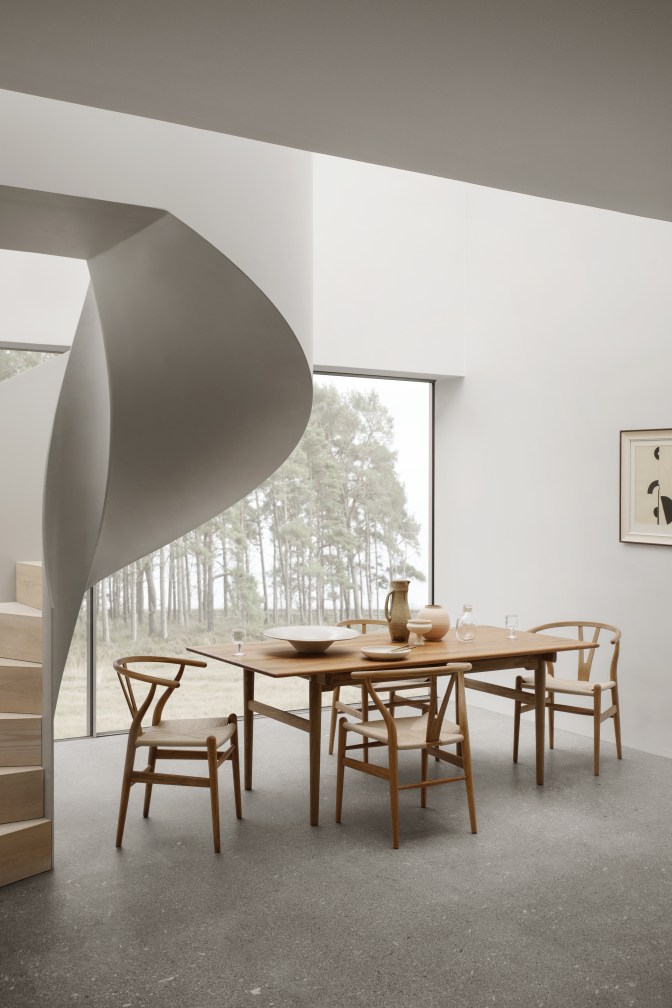 CH327 Dining table teak W 248 cm Carl Hansen & Søn