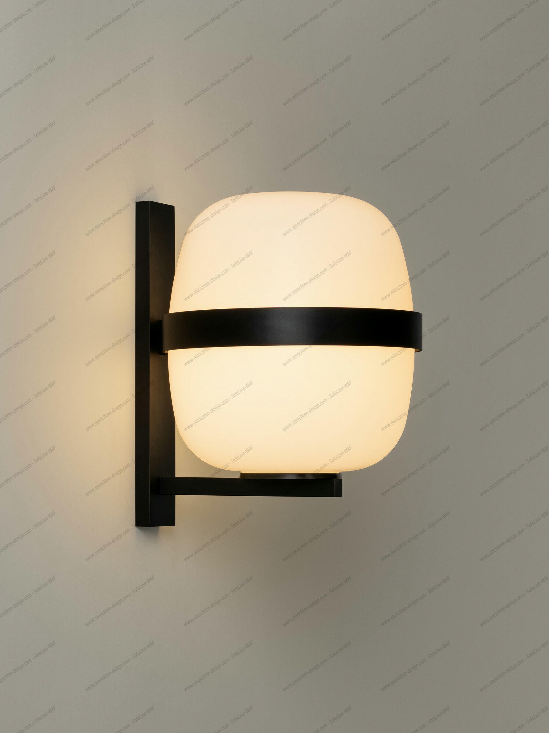 Wally Cesta wall lamp black Santa & Cole