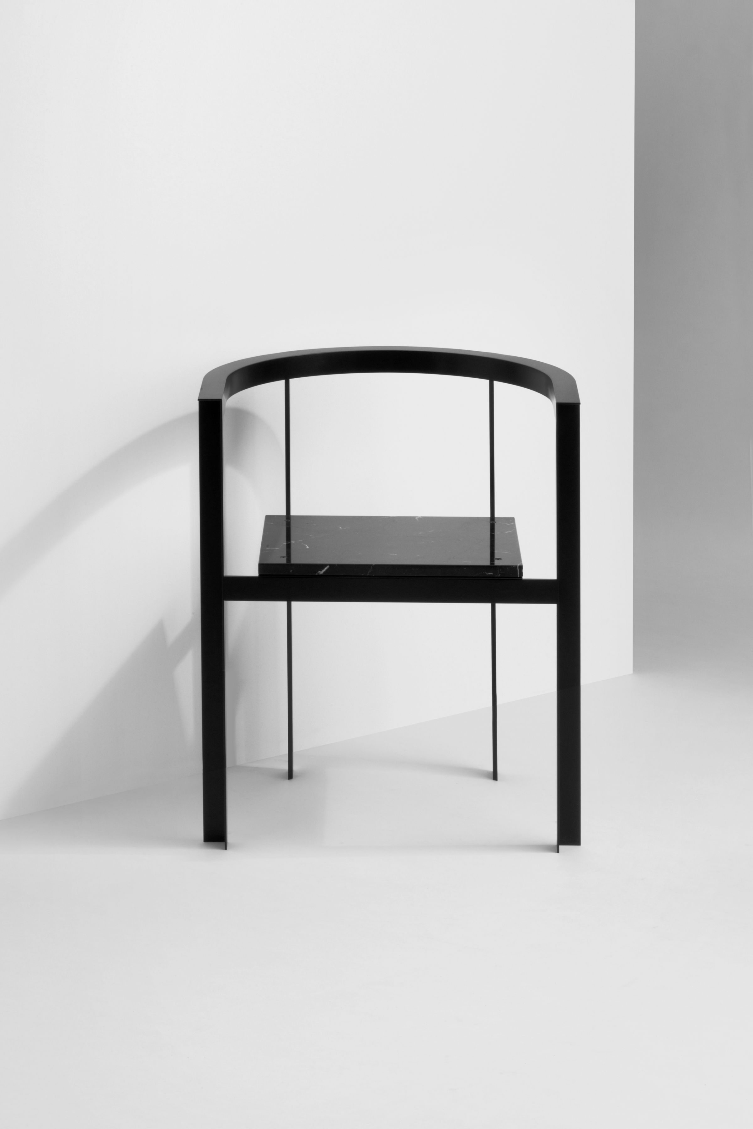 Throne chair New Tendency