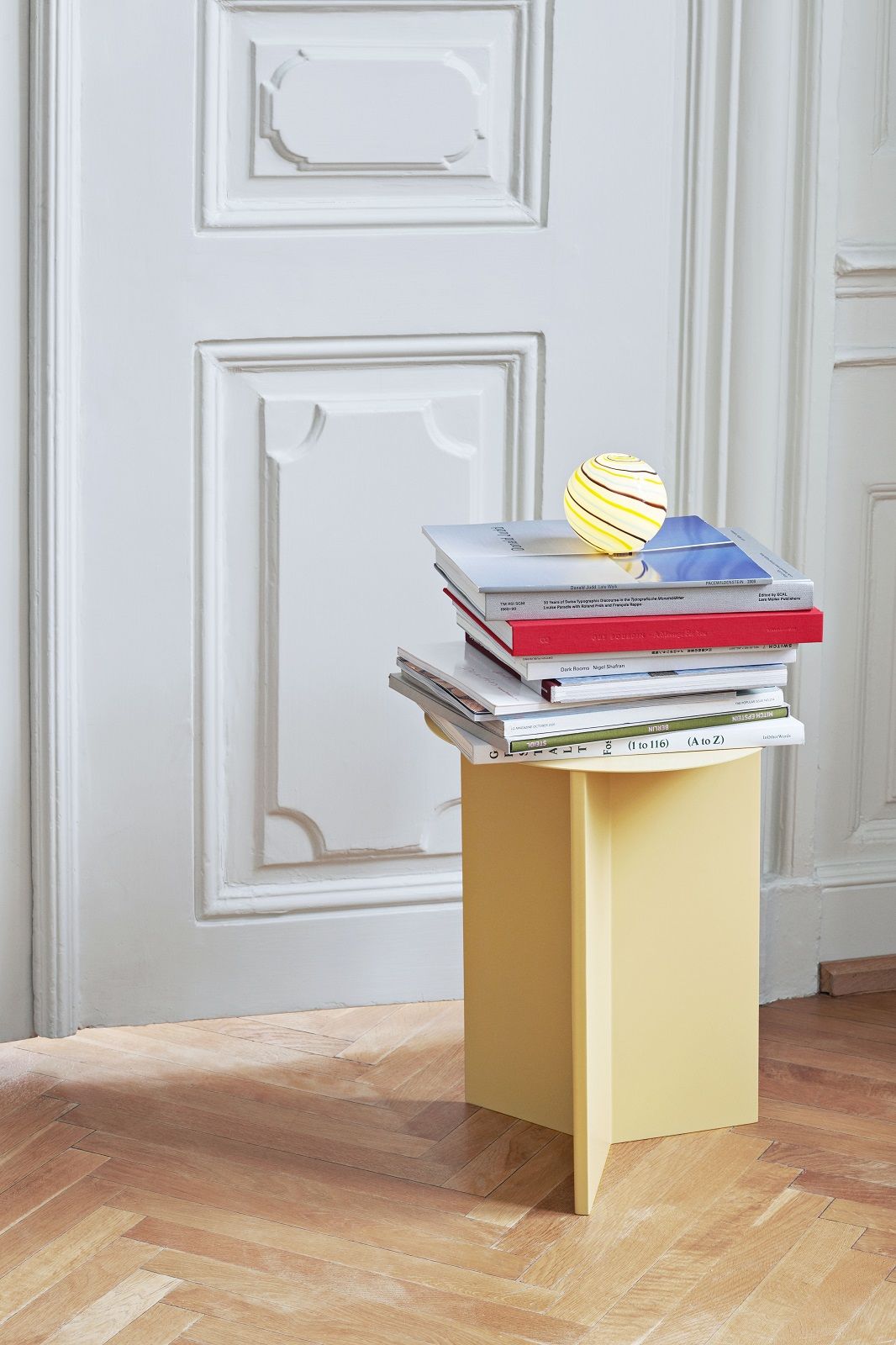 Slit Table Round High side table / coffee table Hay 