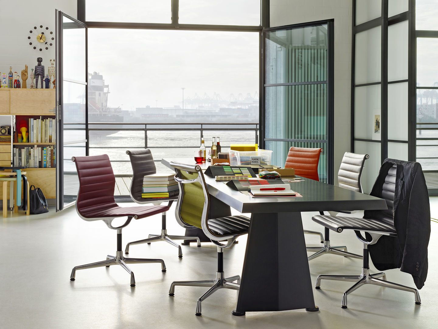 Aluminum Chair EA 101 / EA101 Chair Vitra