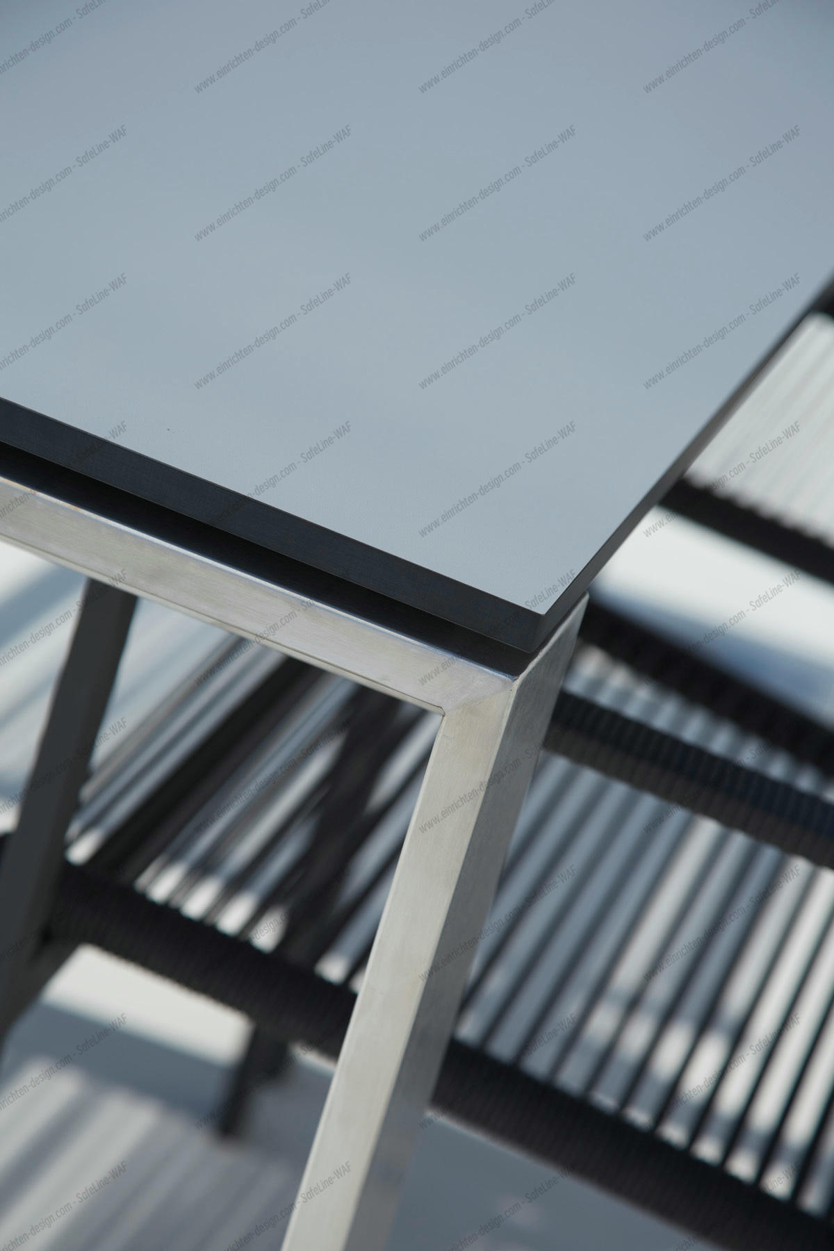 Edge Outdoor Dining table with 2 extension leaves Cane-Line