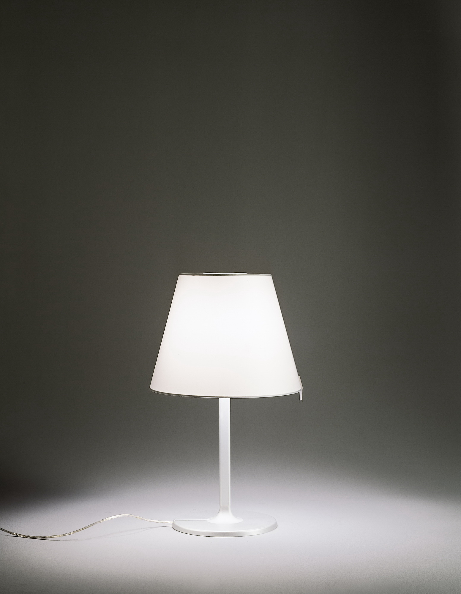 Melampo Notte table lamp Grey Artemide