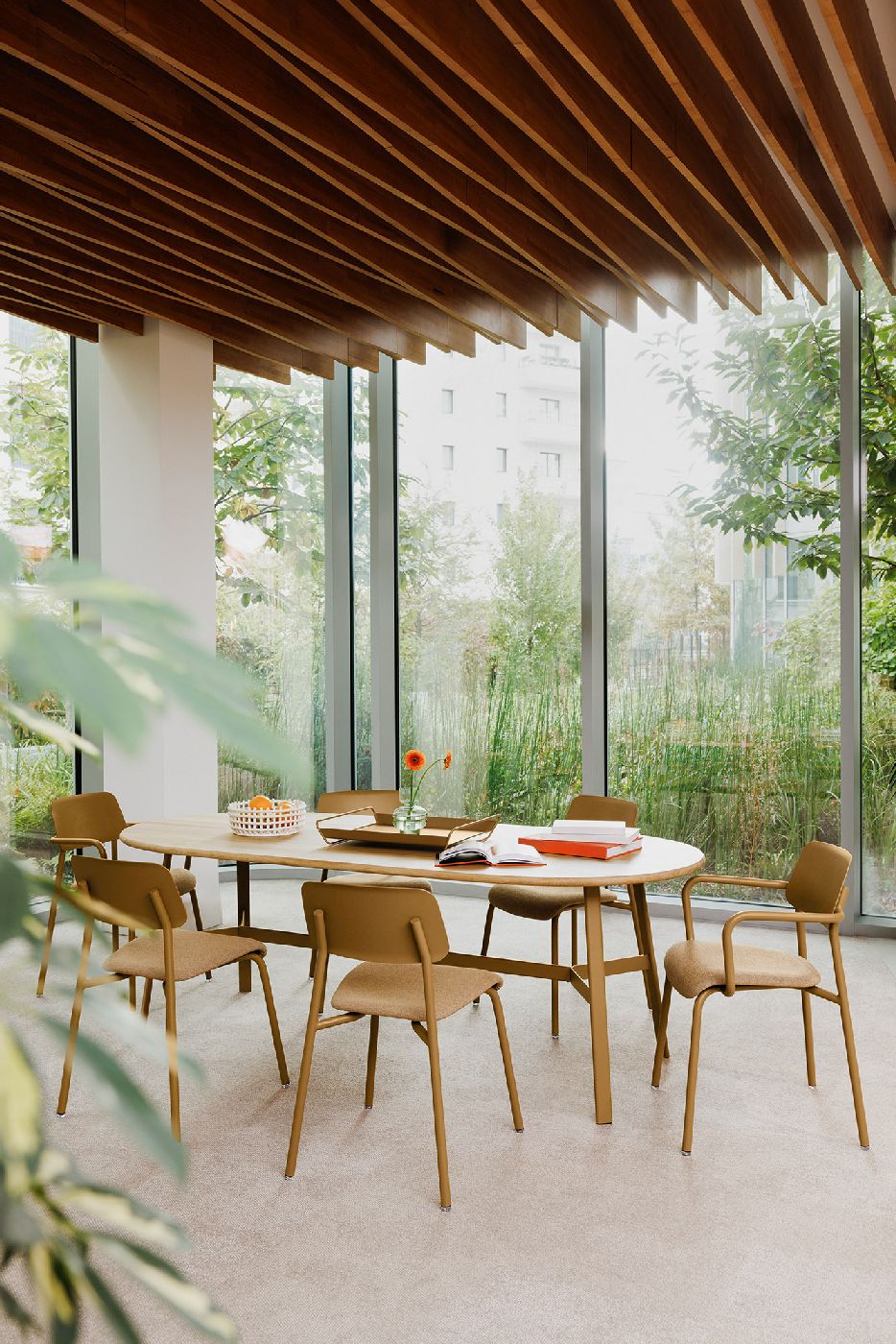 SO'O oak dining table 220 × 95 cm (oval) Indoor Fermob