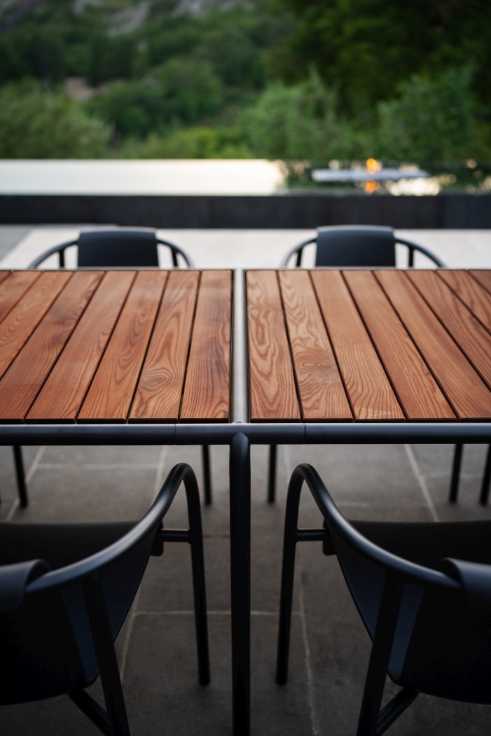 Avanti Dining Table Outdoor dining table Houe