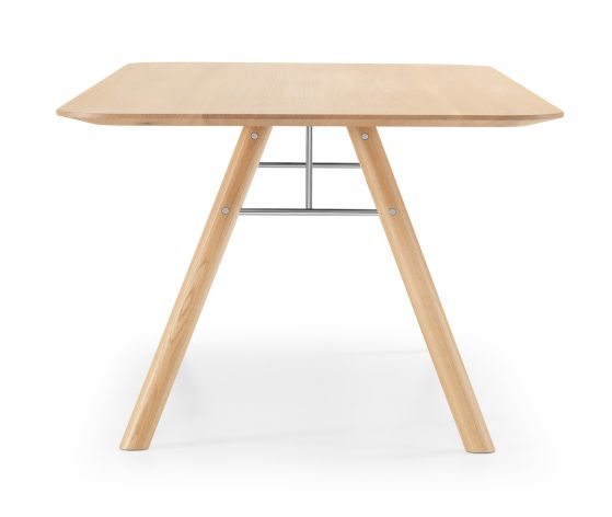 Akio Table Girsberger
