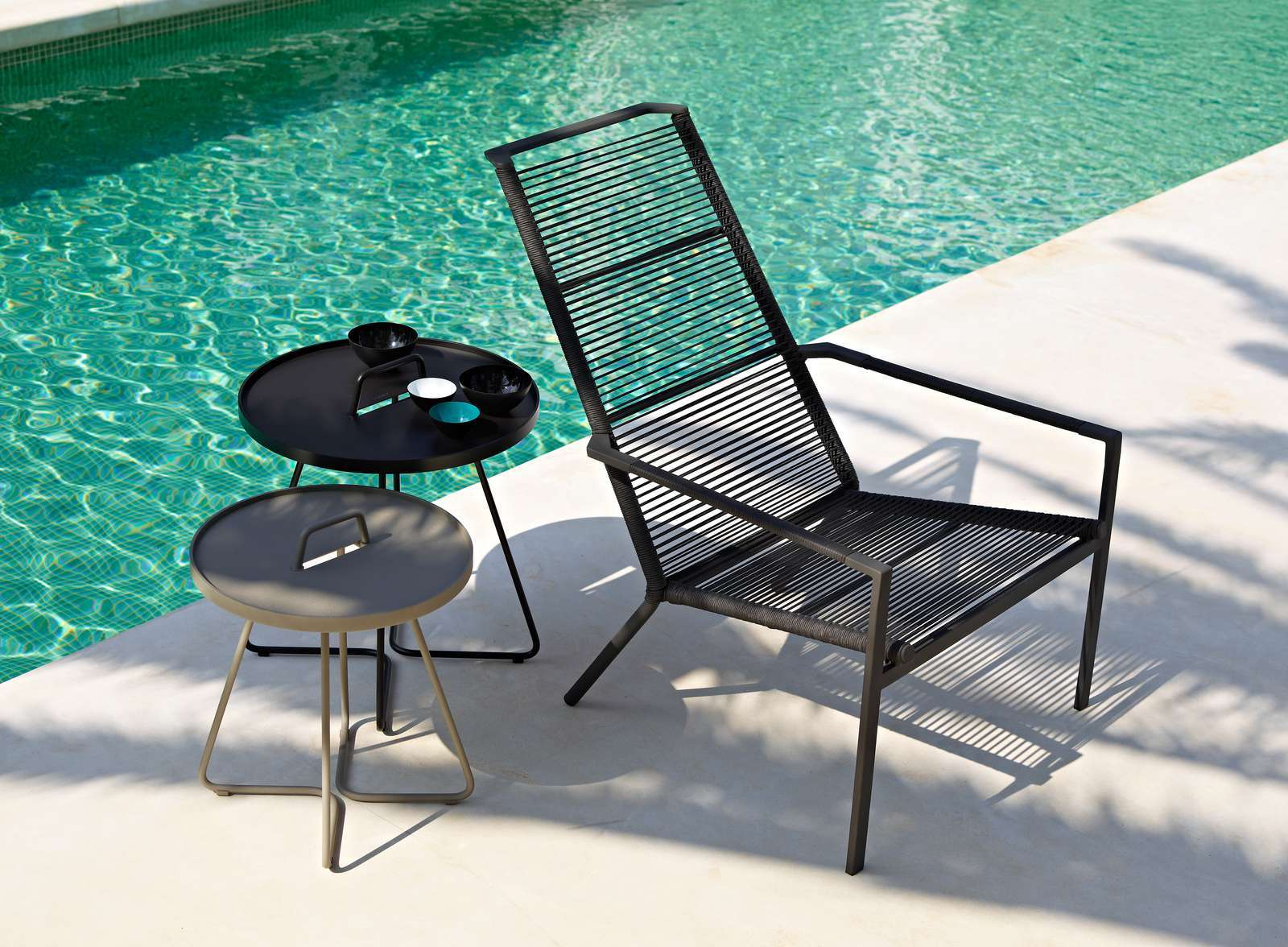On-The-Move Outdoor side table small taupe Cane-Line