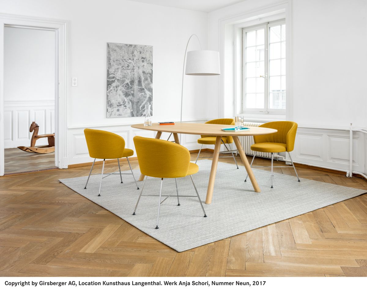 Akio Table Girsberger