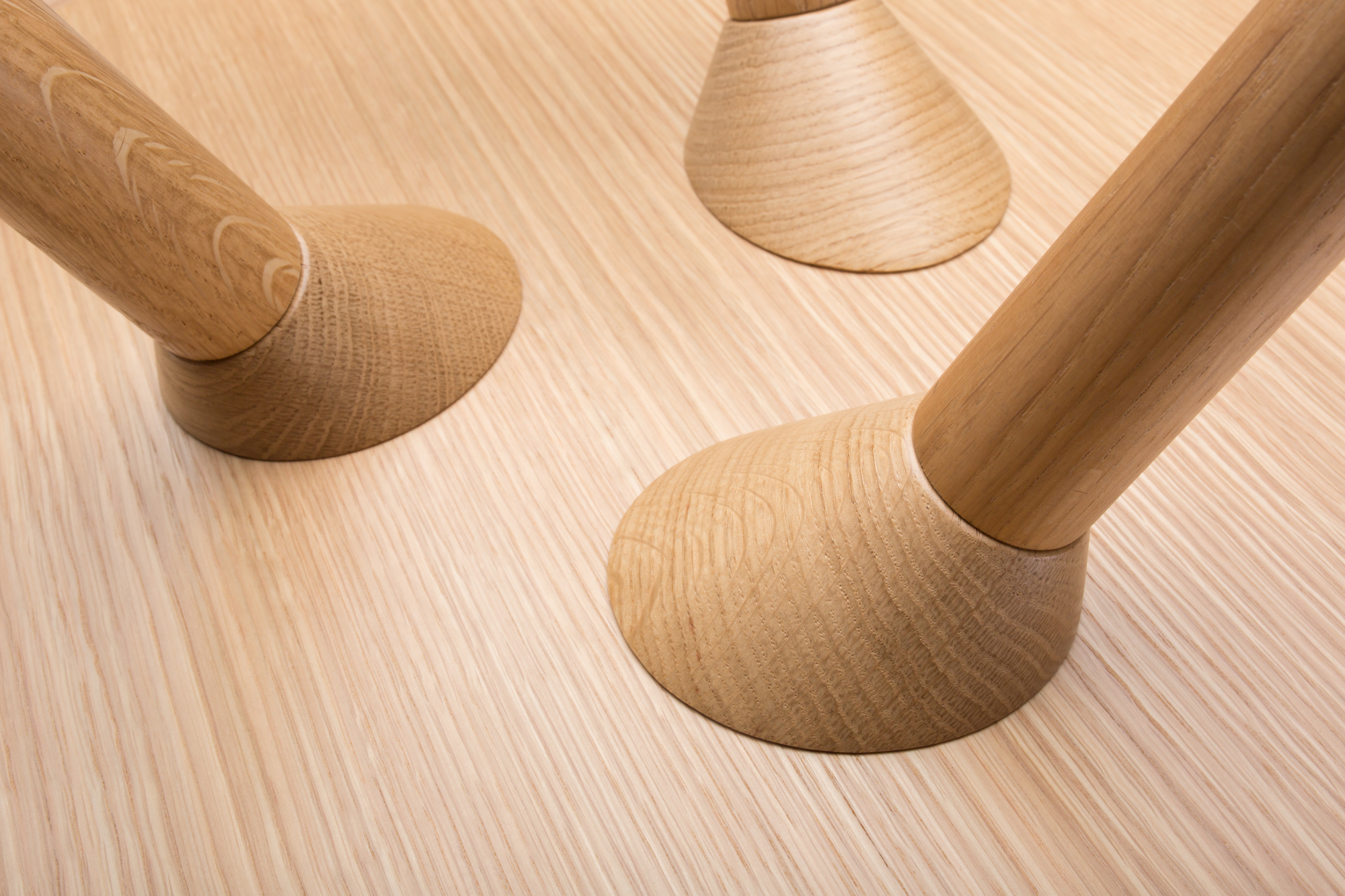 Turn high side table natural oak Maigrau