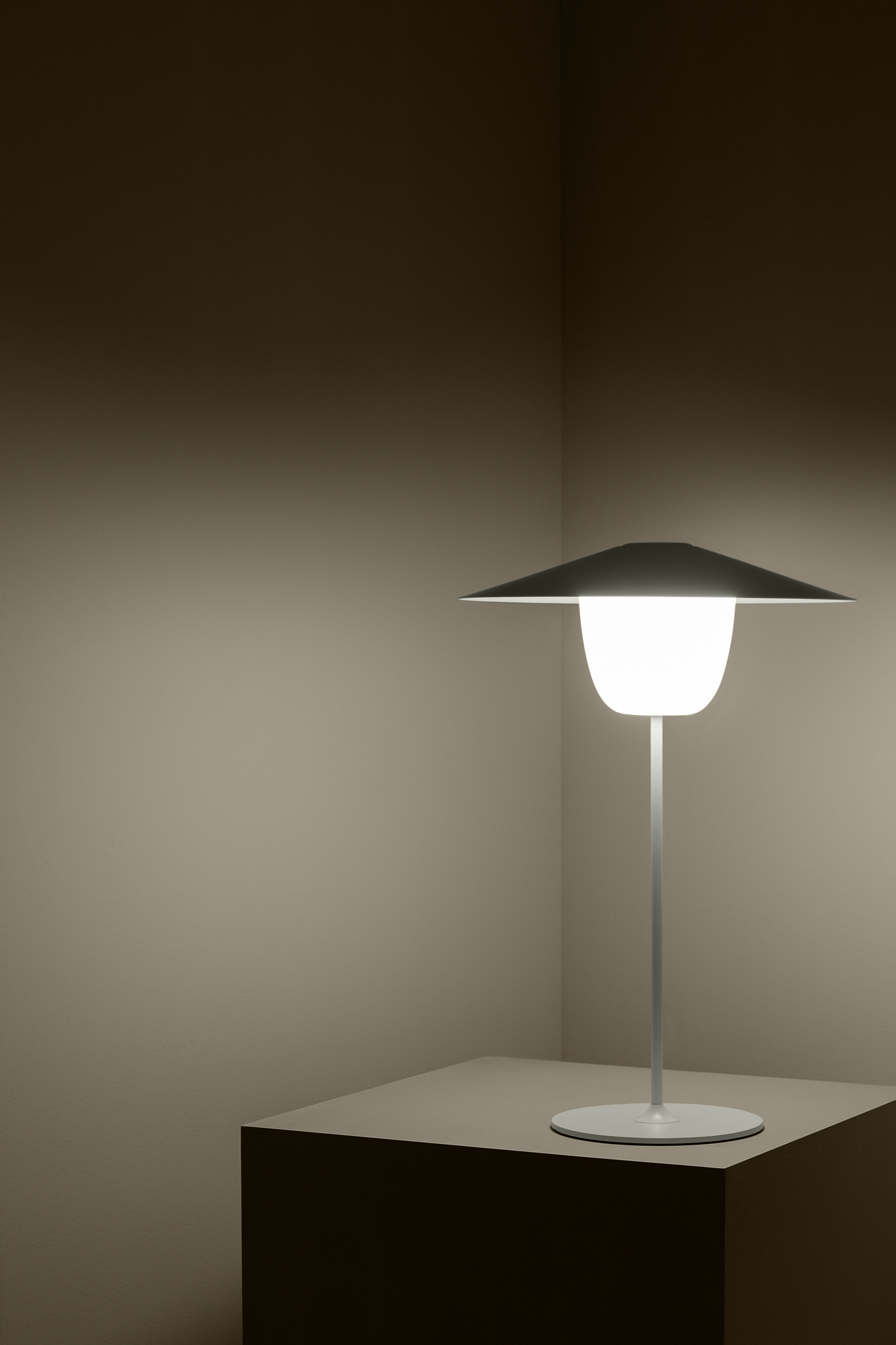 Ani Mobile LED Table Lamp Large Blomus SINGLE PIECES